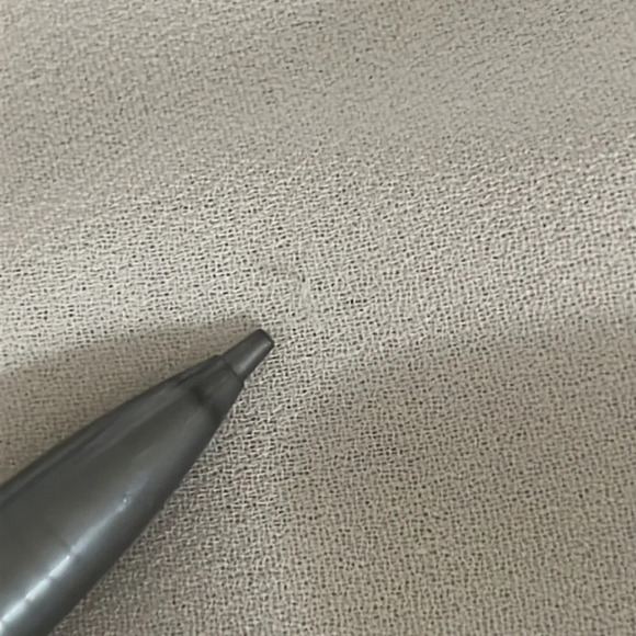 Vince Camuto V Neck Romantic Flowy Blouse in White - Size Small - Picture 4 of 7